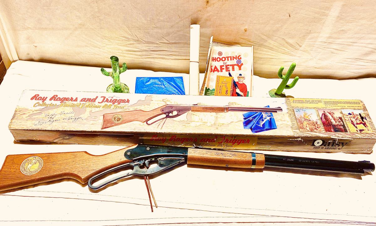 Daisy  Roy Rogers & Trigger first in series of 4 model 1938 R.R.