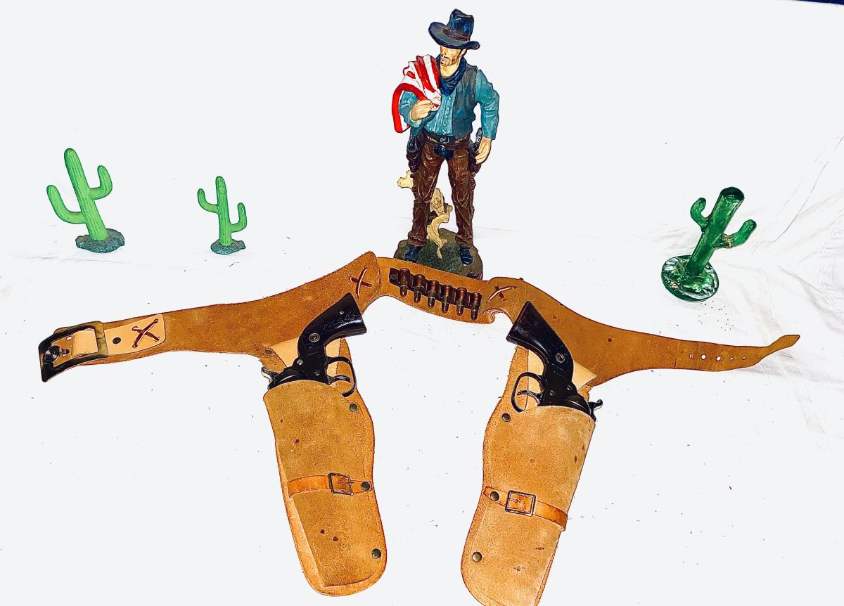 Daisy cap pistols w/holsters****SOLD