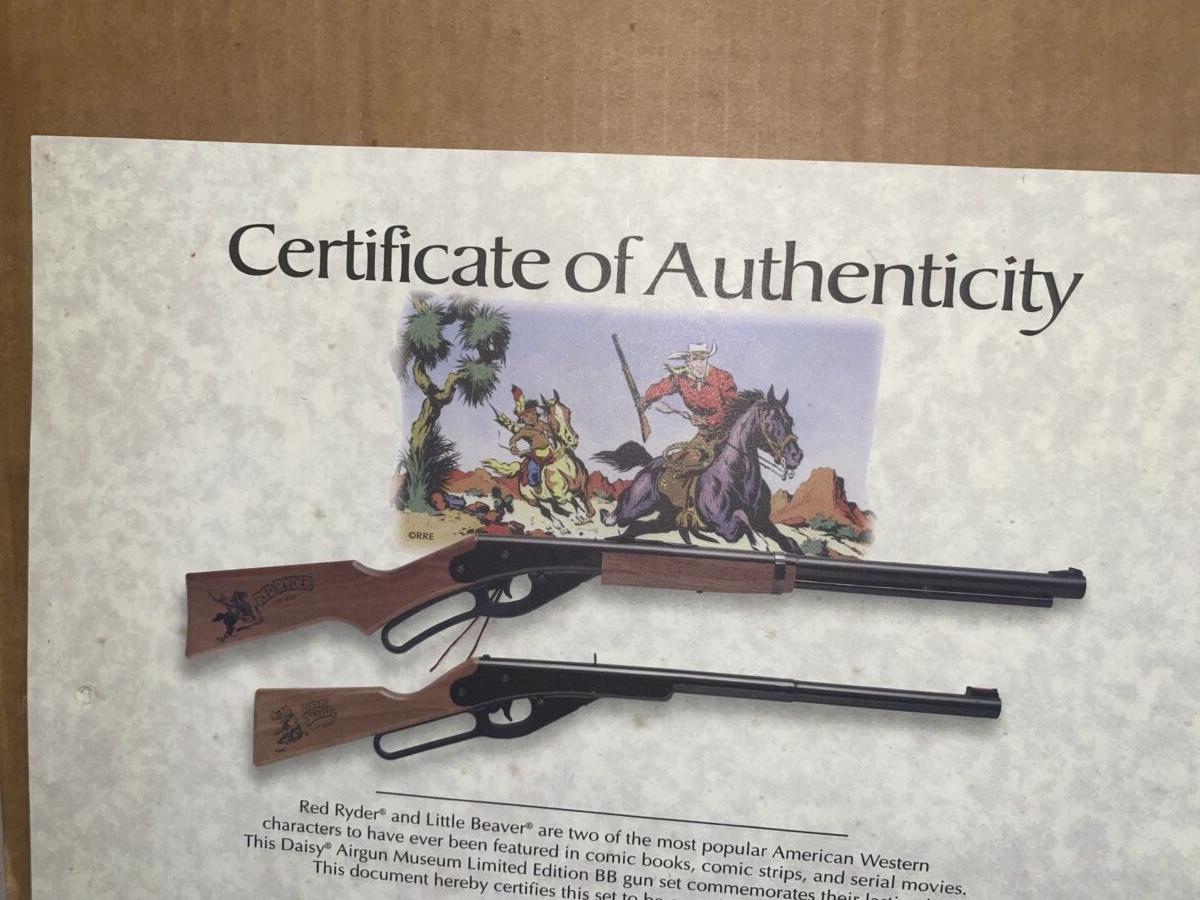 Daisy 1938 Red Ryder & 105 Little Beaver two gun set beautiful large box - Image 5