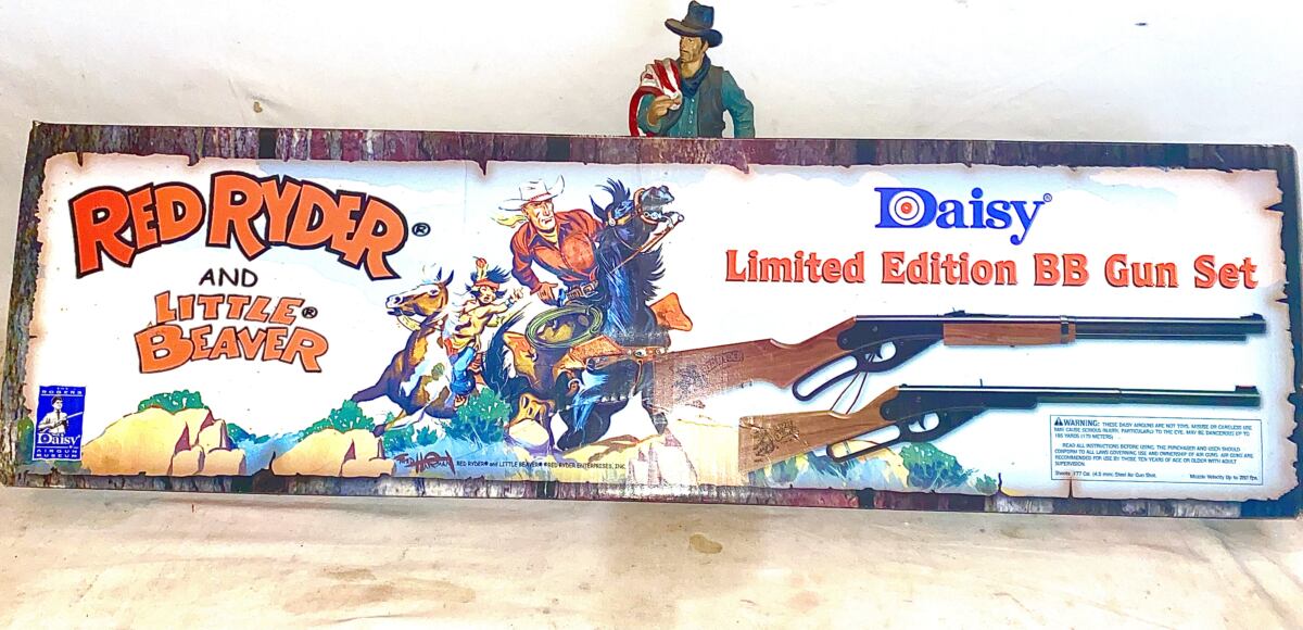 Daisy 1938 Red Ryder & 105 Little Beaver two gun set beautiful large box - Image 2